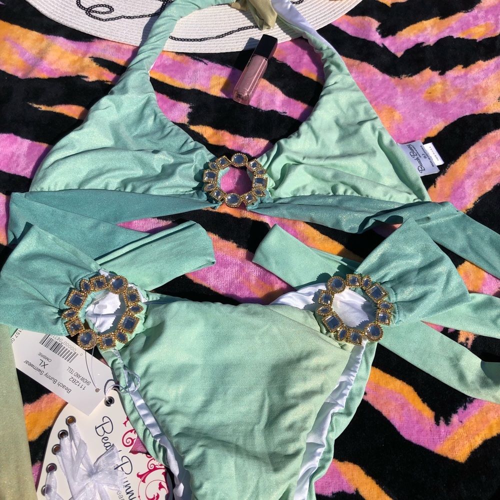 NWT beach bunny bikini 👙 ombré color; L top, XL bottoms, Show and Tell; Rare